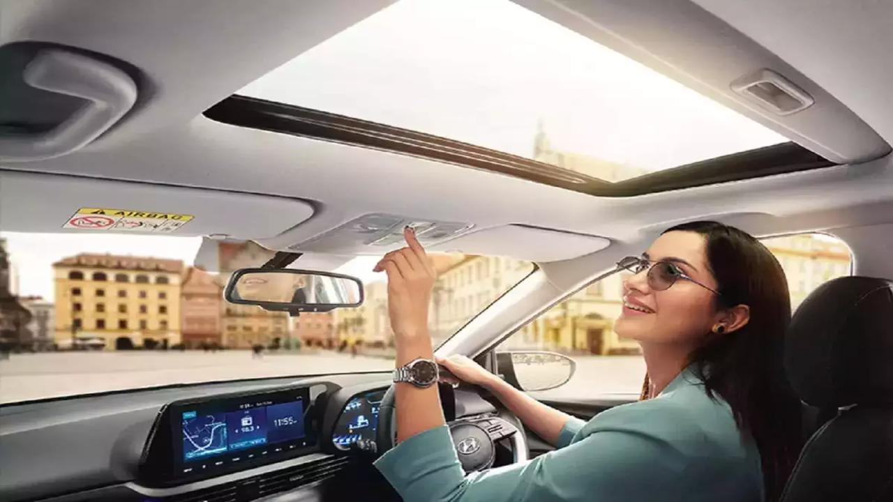 सनरूफ SUV पर ₹70,000 की भारी छूट – जानें इस महीने कितने में मिल रही