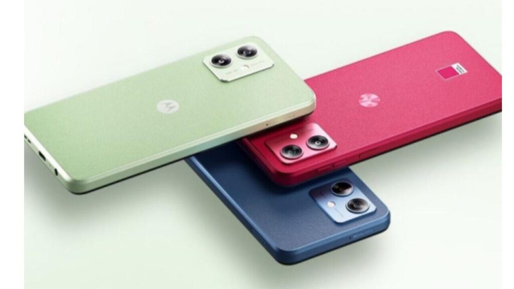 Motorola ने मचाया तहलका! 12GB RAM, 6000mAh बैटरी और 50MP सेल्फी कैमरा वाले फोन की कीमत सिर्फ ₹29,999