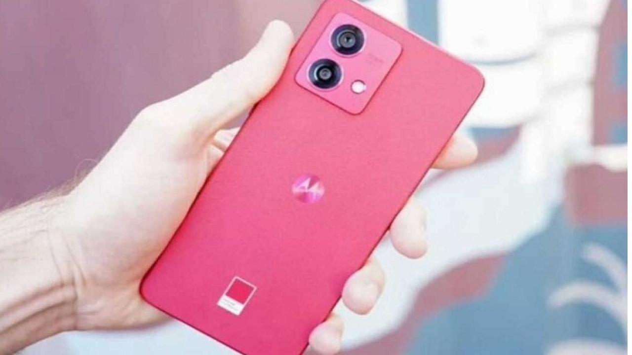 Motorola का नया सुपरफोन: 24GB RAM और 50MP सेल्फी कैमरा – अब हर पल बनेगा परफेक्ट