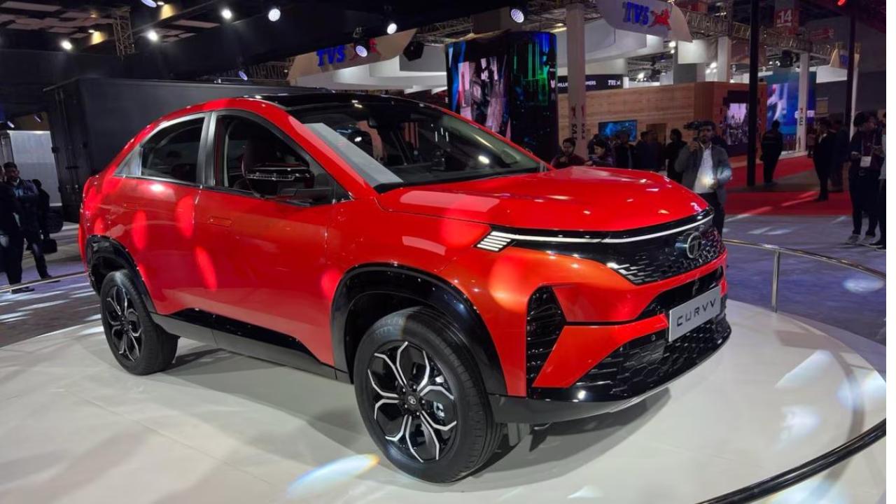 टाटा कर्व CNG टेस्टिंग में स्पॉट, जल्द होगी लॉन्च – जानिए फीचर्स और लॉन्च डेट