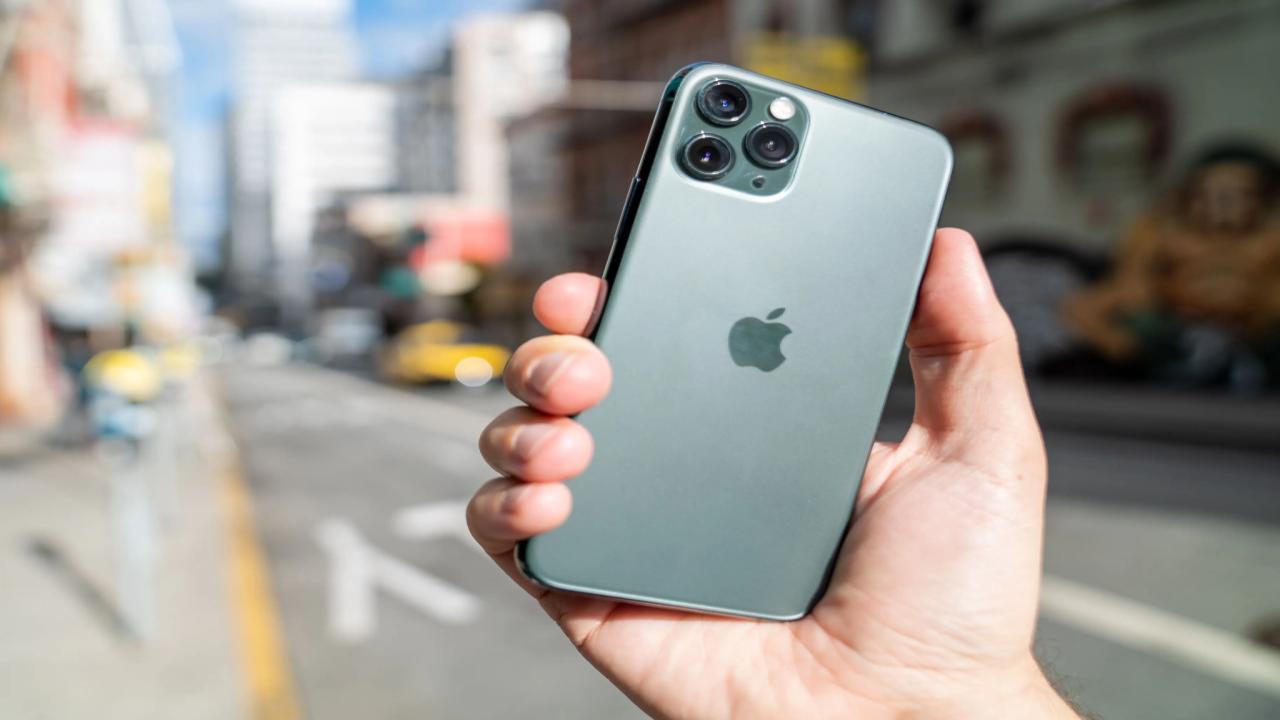 Apple ने भारत से भेजे iPhones, पांच प्लेनों में भरकर गए प्रोडक्ट, टैरिफ डेडलाइन से बढ़ी थी टेंशन!