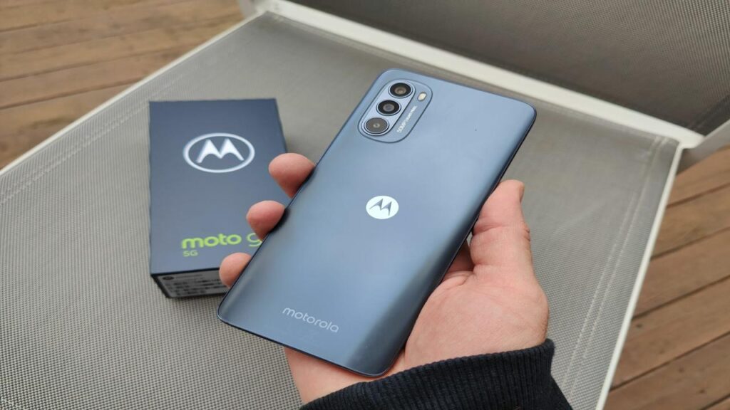 32MP सेल्फी और 68W चार्जिंग वाला Motorola फोन हुआ सस्ता – अब तक की सबसे गजब डील मिस न करें!